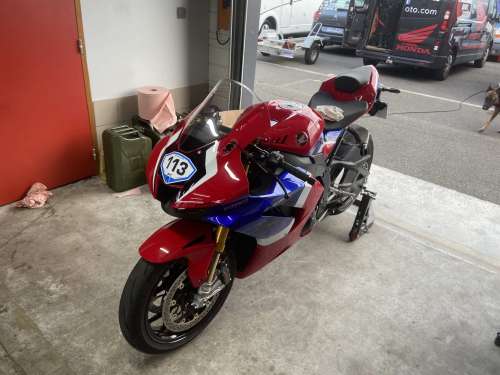 premiere sortie cbr 1000 rr-r sp