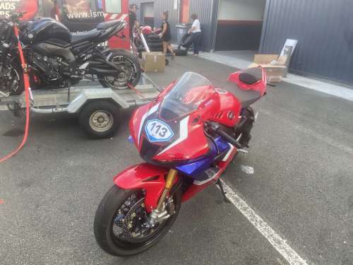 premiere sortie cbr 1000 rr-r sp