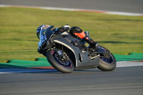 Nicky Yamaha r1 
