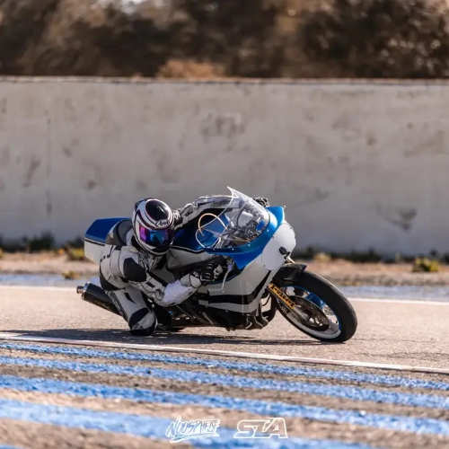 photo moto sur circuit Driving par T_ony.