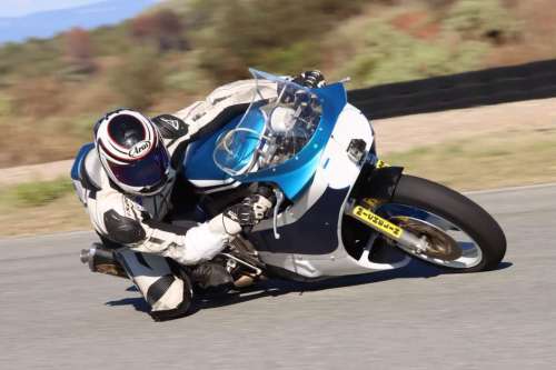 photo moto sur circuit Roulage SLA  par T_ony.