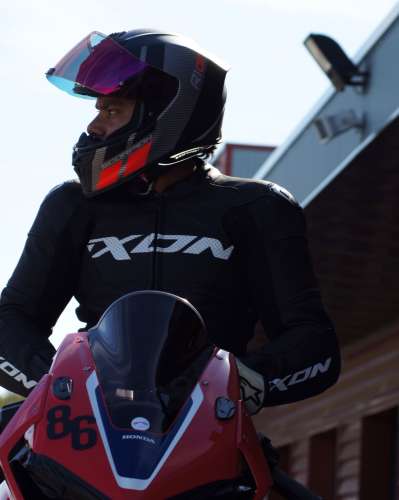 photo moto sur circuit SV86  par Viki86