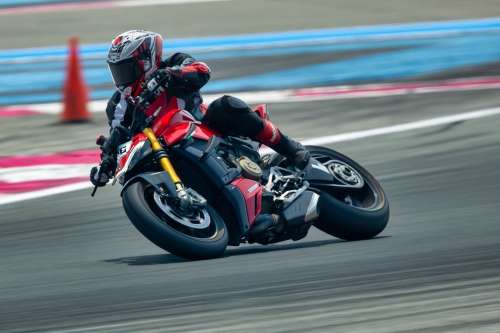 photo moto sur circuit Un tracé vraiment magnifique  par Frank.Tony